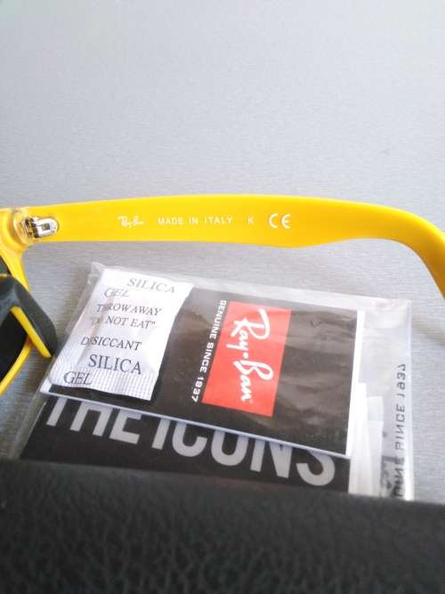 Original Ray-Ban Wayfarer Sunglasses As New!