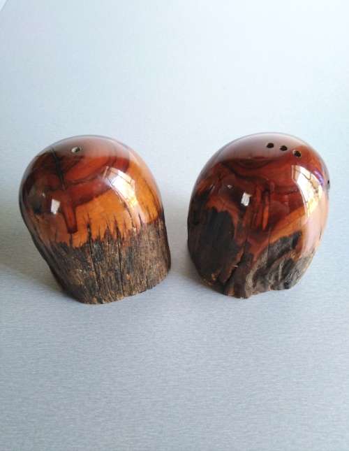 Olive Wood Salt and Pepper Shackers + Salad Servers made of Bone in excellent Condition