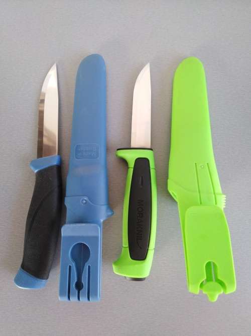 2 Mora Knives (Morakniv) As New