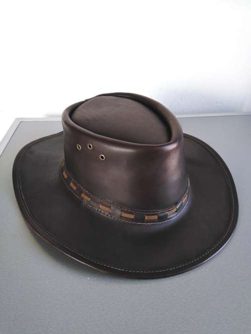 ROGUE EXPLORER Full Grain Leather Hat - As New! Size XL (60-61cm)