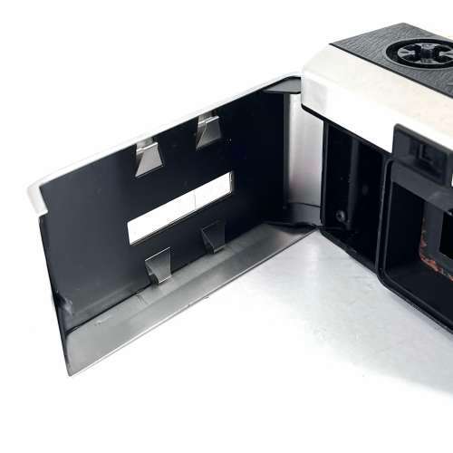 kodak instamatic camera 104