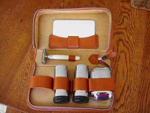 Gents Vintage Toilet Case. REDUCED!