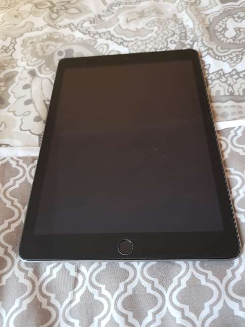 iPad Wi-Fi + Cell 5th Gen 32GB - Space Grey