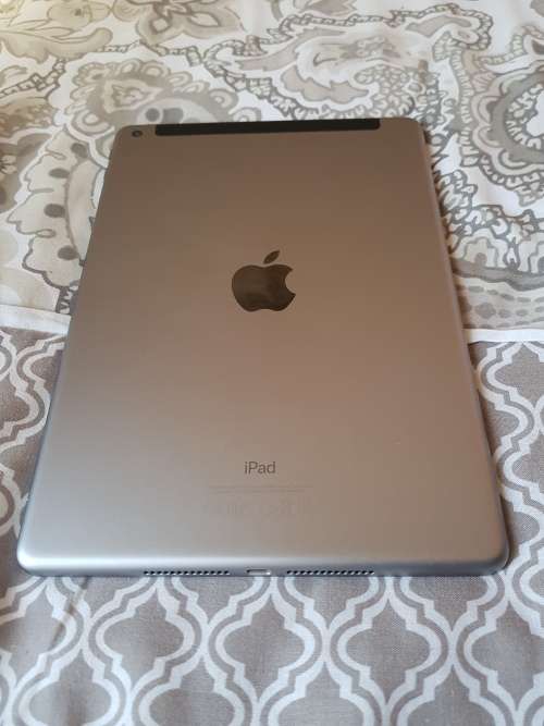 iPad Wi-Fi + Cell 5th Gen 32GB - Space Grey