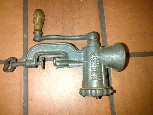 VINTAGE HAND MINCER - BOLINDER No 5