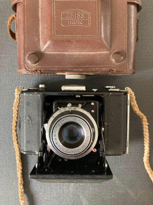 Zeiss Ikon Nettar 515/16 medium format film camera