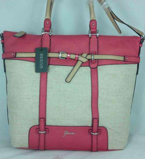 Guess Handbag Avera