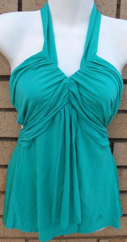 ***100% A U T H E N T I C ***  Guess Top  Size: Small Retails R599 (Last one)