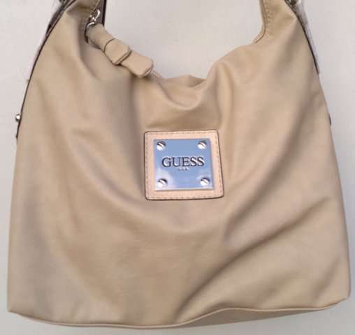 ***100% A U T H E N T I C ***  Guess Handbag Retails R1 200