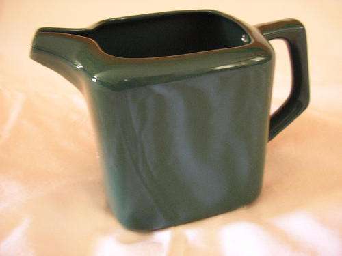 NOW REDUCED BY 50 %! BEAUTIFUL MOSS GREEN SQUARE WHISKEY WHISKY WATER JUG PITCHER, 1 LITRE