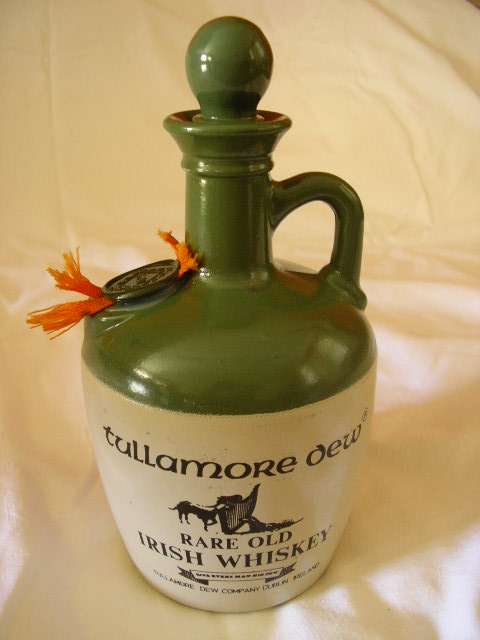 VINTAGE TULLAMORE DEW IRISH WHISKEY BOTTLE JUG DECANTER, 750 ml