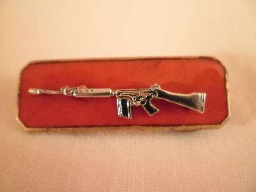 Sharpshooter badge with pins, FREE POSTAGE