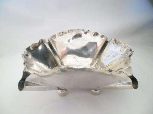 ANTIQUE HALLMARKED SILVER PLATED FLUTED BOWL BY THOMAS WOOLLEY BIRMINGHAM 1861 - 1903