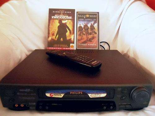 PHILIPS MATCH LINE TURBO DRIVE VHS/VCR VIDEO PLAYER/RECORDER WITH JOG REMOTE CONTROL & TWO MOVIES