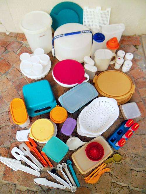 SALE OUT - REDUCED BY 50 %! 50 PIECES *TUPPERWARE*