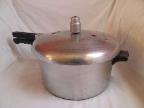 PRESTO MODEL 406 MEAT MASTER PRESSURE COOKER & WEIGHT PLUS CANNING COOKING RACK