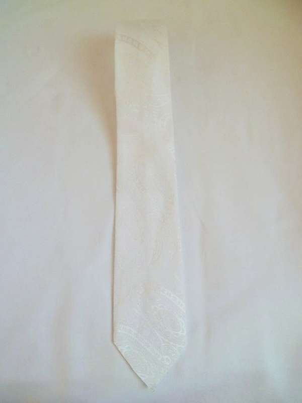*PRINCE REGENT* WHITE TEXTURED POLYESTER TIE, LIKE NEW!