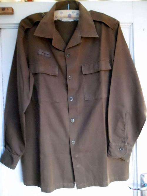MEDIUM SADF NUTRIA BROWN ARK GARMENTS EAST LONDON 1984 LONG SLEEVE SHIRT WITH NUTRIA SKIET BALKIE