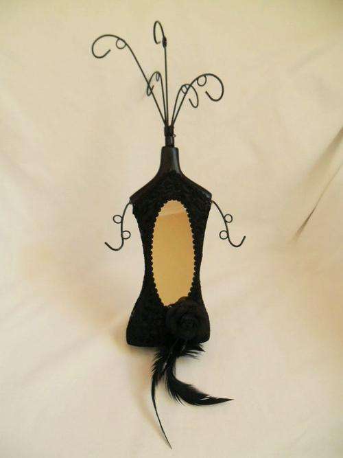 REDUCED BY 50 %! LARGE MIRRORED BLACK VELVET JEWELLERY MANNEQUIN BUST NECKLACE DISPLAY ORGANIZER