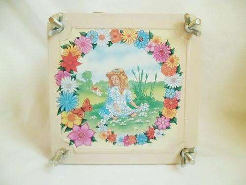 LOVELY VINTAGE STYLE ENAMELLED METAL FLOWER PRESS WING-NUT CLOSURE