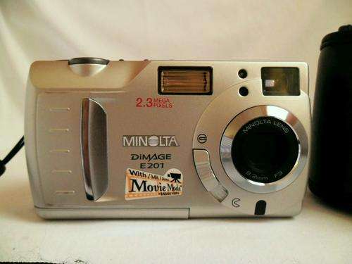 KONICA MINOLTA DIMAGE E201 DIGITAL CAMERA WITH ALMOST NEW ORIGINAL LEATHER CASE! MONITOR DAMAGED!!!