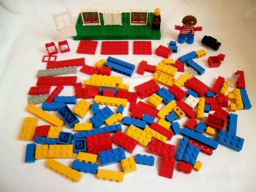120 CLEAN! PIECES 100 % LEGO BLOCKS PLUS A DOOR & SOME WINDOWS, HALF A MANIKIN & A DUPLO MANIKIN
