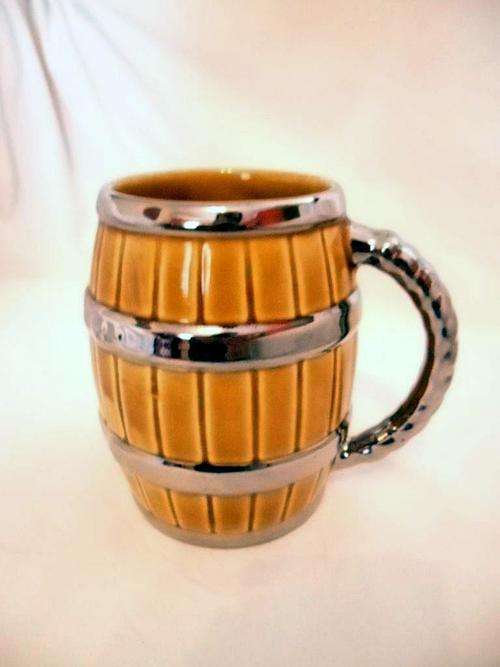 VINTAGE GOLD GILT BARREL BEER MUG TANKARD BY WADE ENGLAND