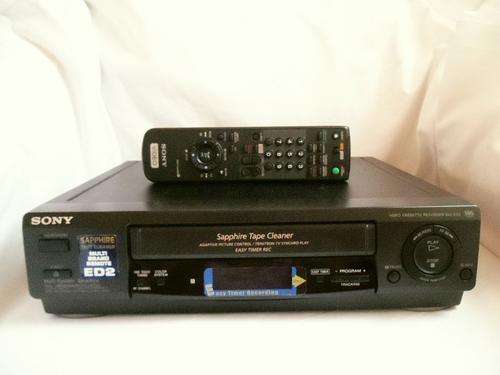 SONY SLV-ED2SA VHS/VCR VIDEO PLAYER RECORDER WITH REMOTE & 2 MOVIES OF YOUR CHOICE, GUARANTEE!!!