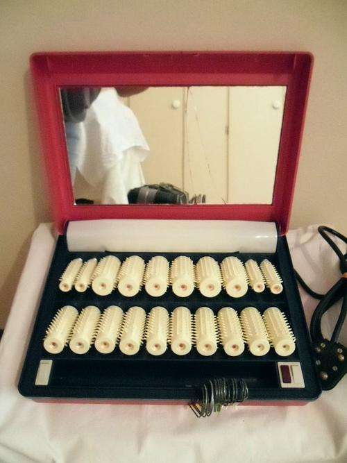 CLAIROL KINDNESS DELUXE 20 ELECTRIC HEATED HOT CURLERS ROLLERS WITH PINS! HYGIENICALLY CLEAN!