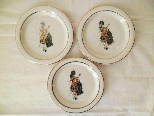 THREE VINTAGE *WHITE LABEL* DEWAR'S FINEST SCOTCH WHISKY PORCELAIN COASTERS, ALL FOR ONE BID!