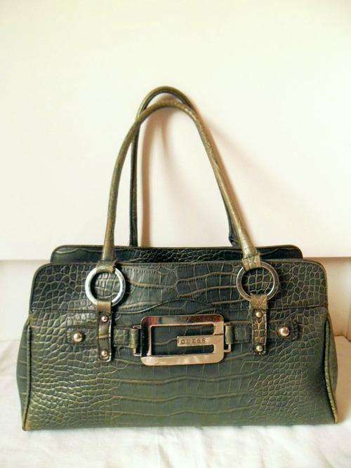 *GUESS* DARK GREEN REPTILE PRINT HANDBAG