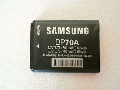 NOW REDUCED BY 50 %! SAMSUNG BP70A CAMERA BATTERY LI-ION 700 MAH & DAMAGED SAMSUNG CAMERA AS CHARGER