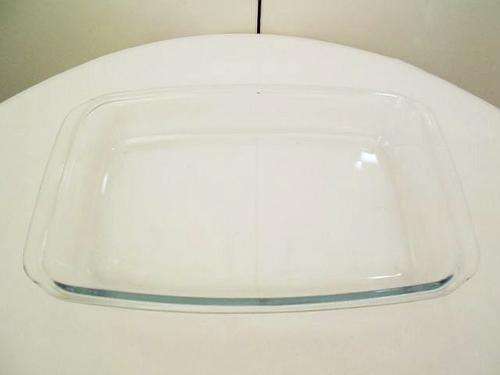 REDUCED FOR LEONORA5! VINTAGE PYREX ENGLAND CASSEROLE PIE DISH, LIKE NEW!