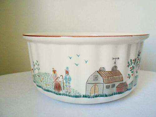 NOW REDUCED BY 50 %RARE LOVELY VILLEROY & BOCH VILBOFOUR *AMERICAN SAMPLER* 1981 SOUFFLE BAKING BOWL