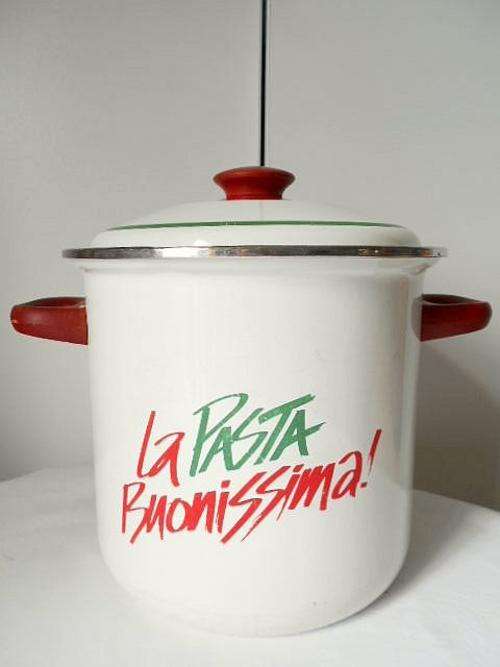 VINTAGE *LA PASTA BUONISSIMA* SPAGHETTI ENAMEL POT