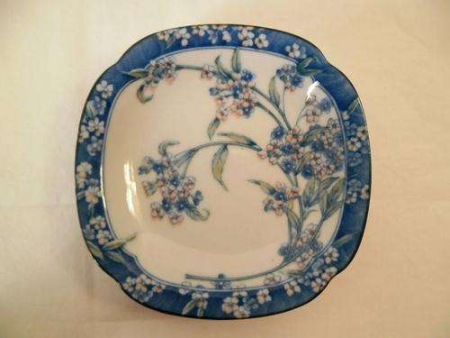 NOW REDUCED BY 50 %! LOVELY VINTAGE *IMARI* PLATE DISH