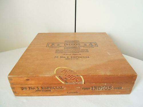 NOW REDUCED BY 50 %! RARE VINTAGE DOVETAILED *PUROS INDIOS* CIGARS CEDAR WOOD BOX, MADE IN HONDUROS