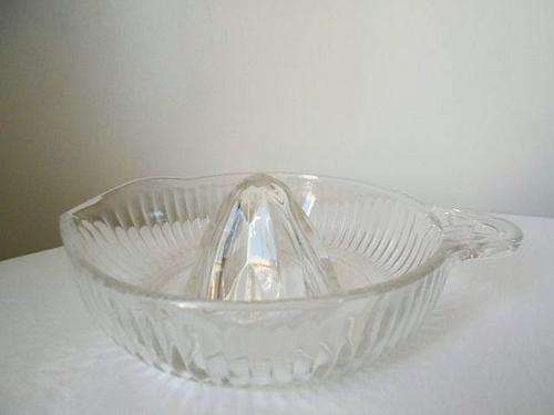 REDUCED FOR LEONORA5! VINTAGE LARGER GLASS ORANGE SQUEEZER