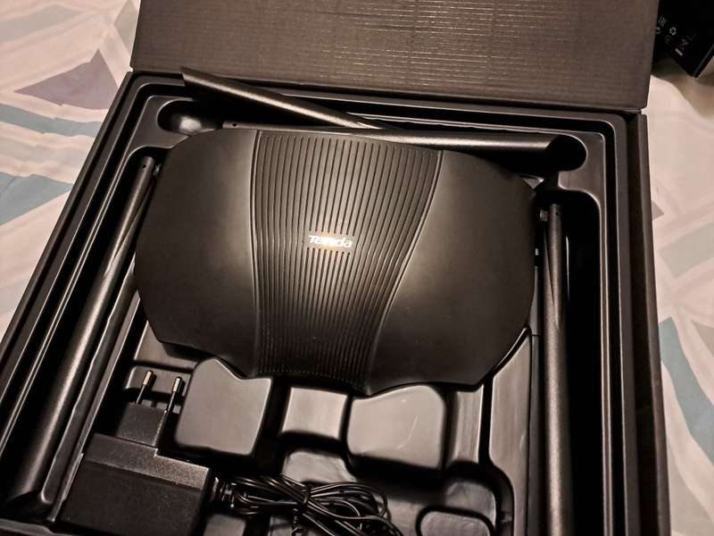 *Excellent Condition* Tenda TX9 Pro AX3000 Dual-band Gigabit Wi-Fi 6 Router
