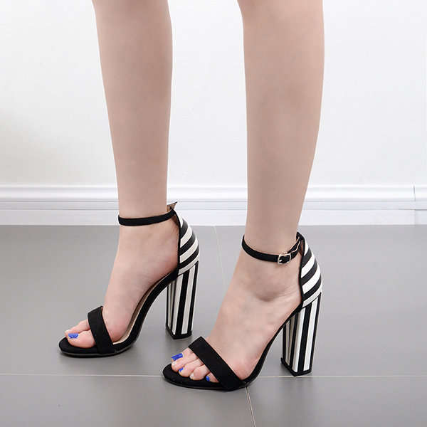 STRIPED ONE-BUCKLE BELT CHUNKY HEEL SANDALS