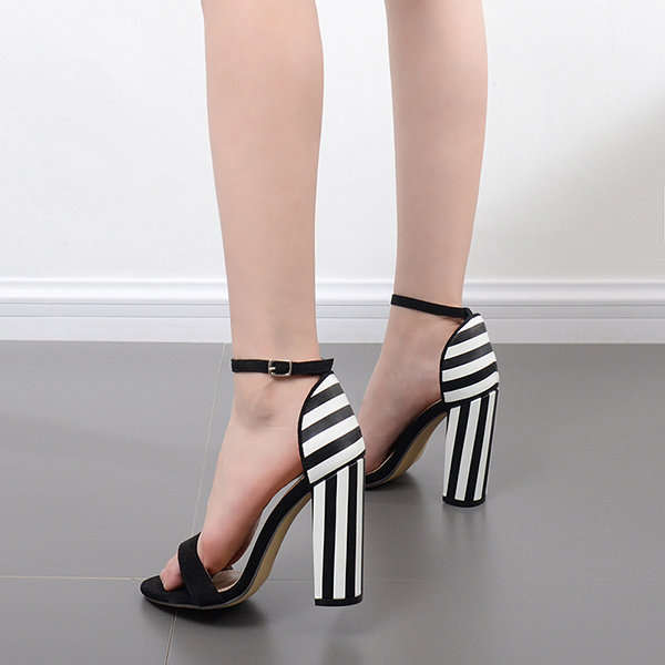 STRIPED ONE-BUCKLE BELT CHUNKY HEEL SANDALS