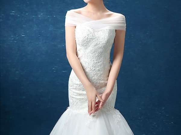 WEDDING DRESSES/WEDDING DRESS/ WHITE WEDDING DRESS