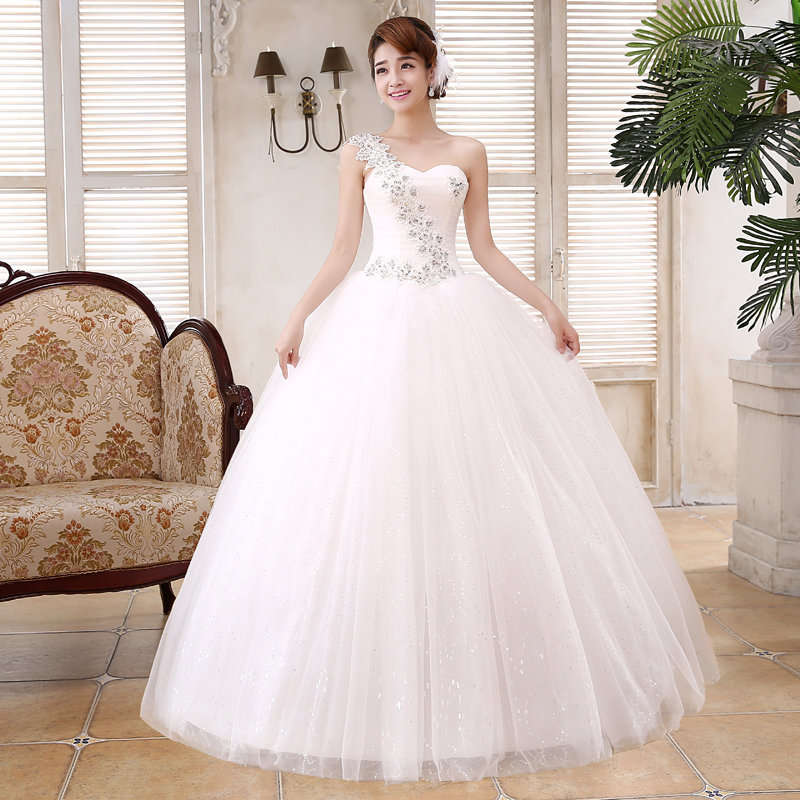 WEDDING DRESSES/WEDDING DRESS/WHITE WEDDING DRESS/EMBELLISHED WEDDING DRESS