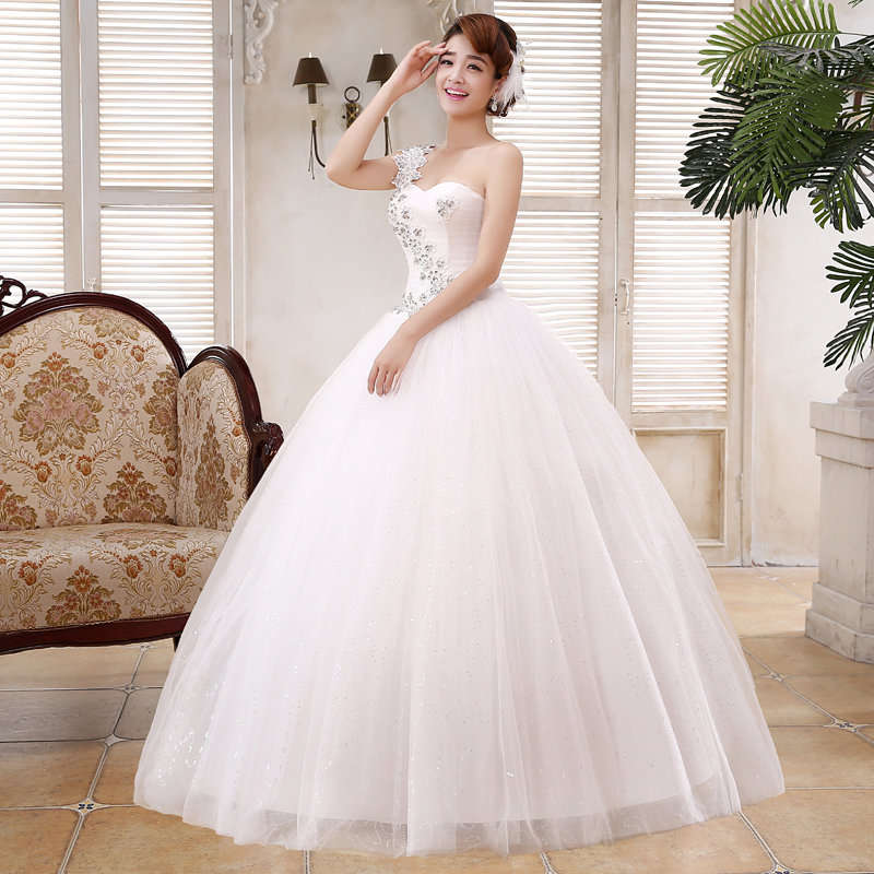 WEDDING DRESSES/WEDDING DRESS/WHITE WEDDING DRESS/EMBELLISHED WEDDING DRESS