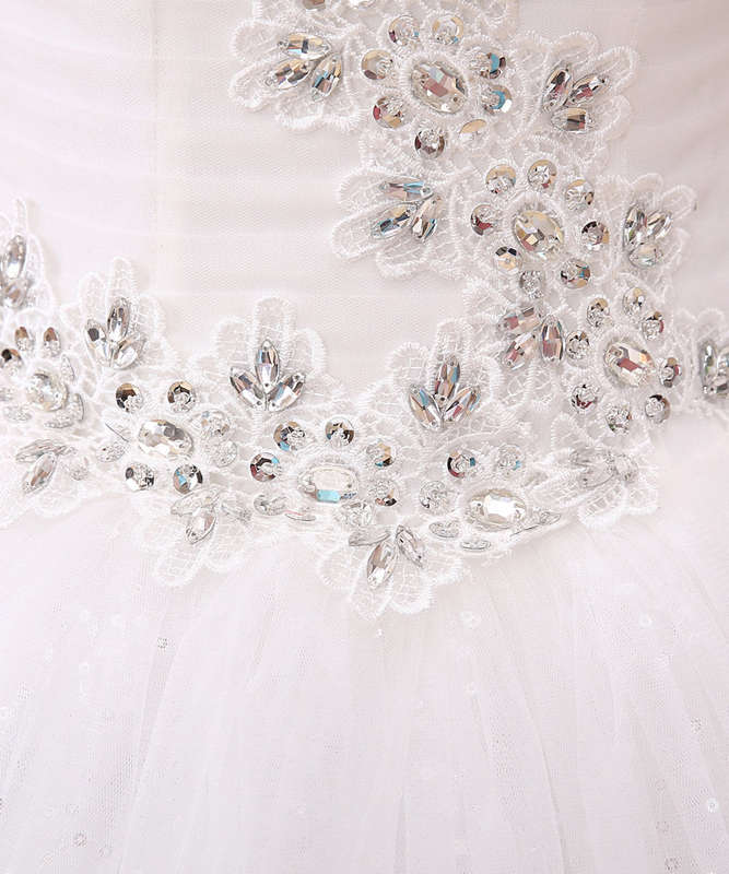 WEDDING DRESSES/WEDDING DRESS/WHITE WEDDING DRESS/EMBELLISHED WEDDING DRESS