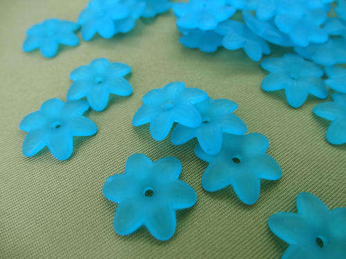 ACRYLIC - FROSTED - CRULEAN BLUE - FLOWER - BEADS/BEAD CAPS - 14MM