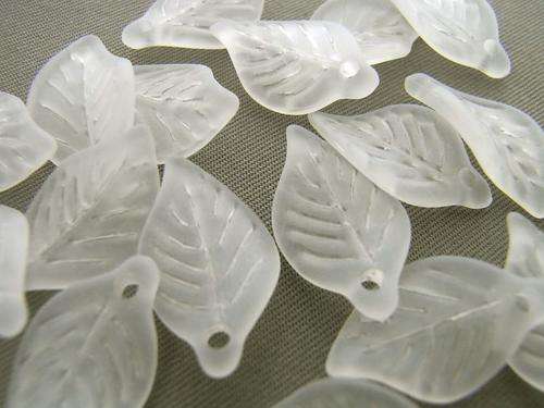 ACRYLIC - FROSTED - WHITE - LEAF - BEADS - 18mm
