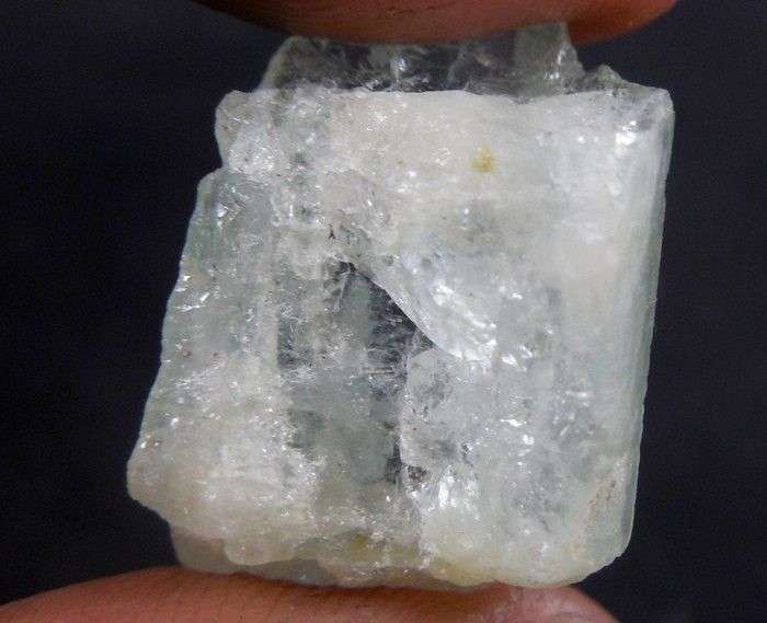AQUAMARINE - ROUGH GEMSTONE - 13 CT. UNHEATED - 100% EARTH MINED -