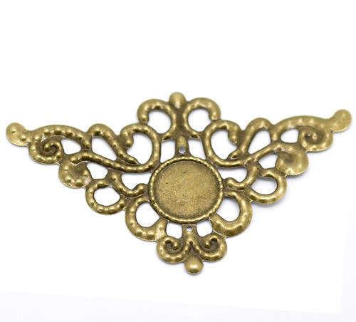 CONNECTORS - ANTIQUE BRONZE - FILIGREE - TRIANGLE WRAPS WITH CABOCHON SETTING - 7.9x4.6cm