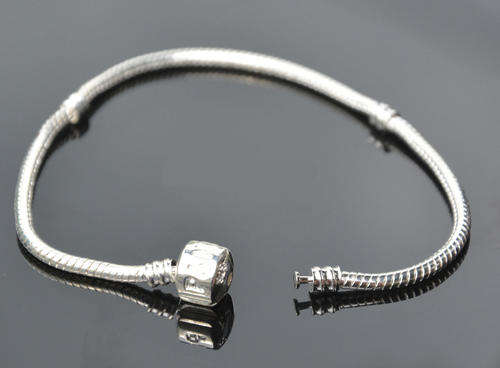 PANDORA STYLE - SILVER - SNAKE CHAIN - CHARM BRACELET WITH SAFETY CLASP - 19CM